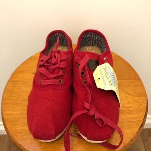 Brand new Toms red wool flannel shoes, US 6
